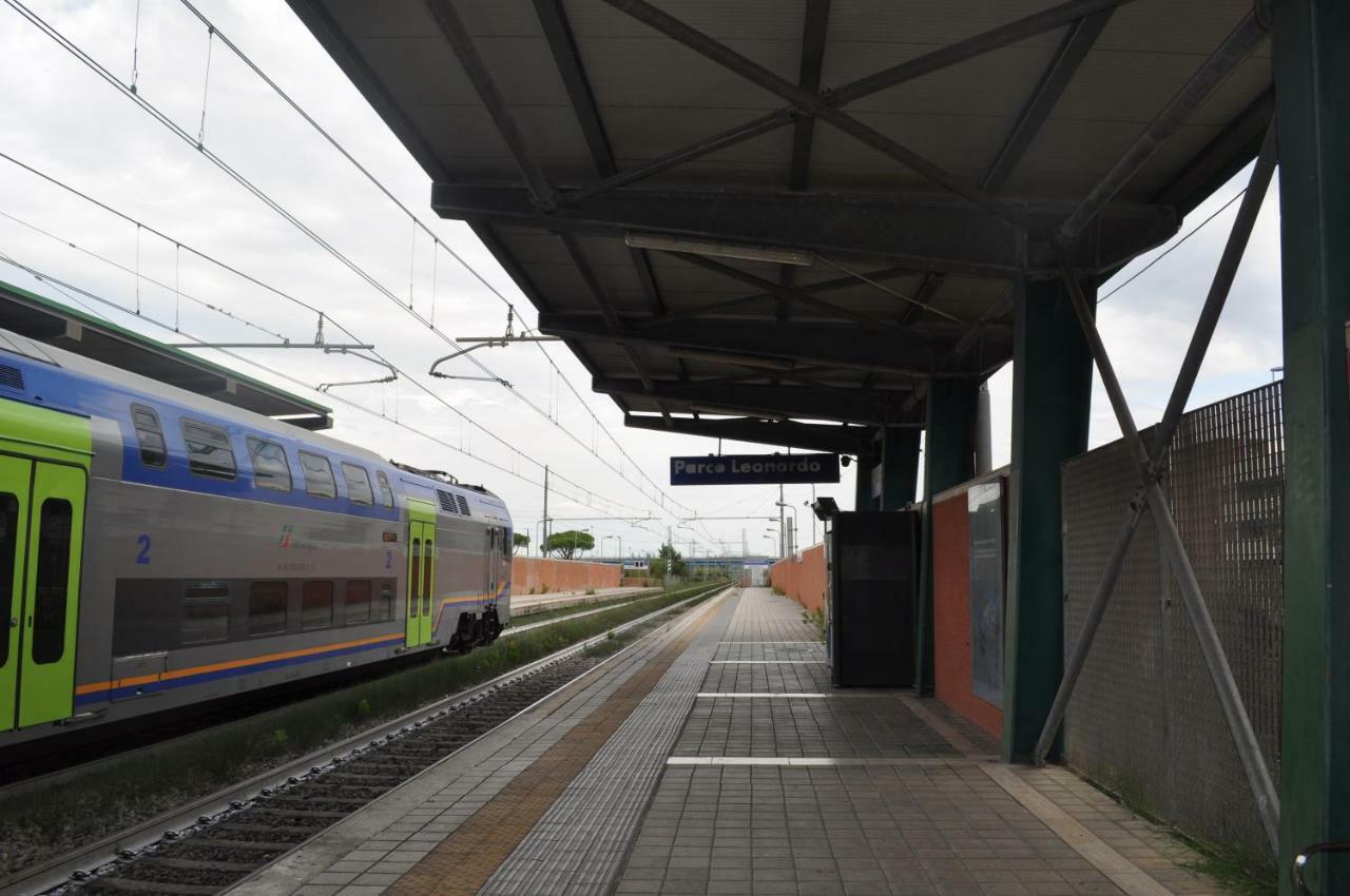 Giramondo Gold Airport Fiumicino Exterior photo